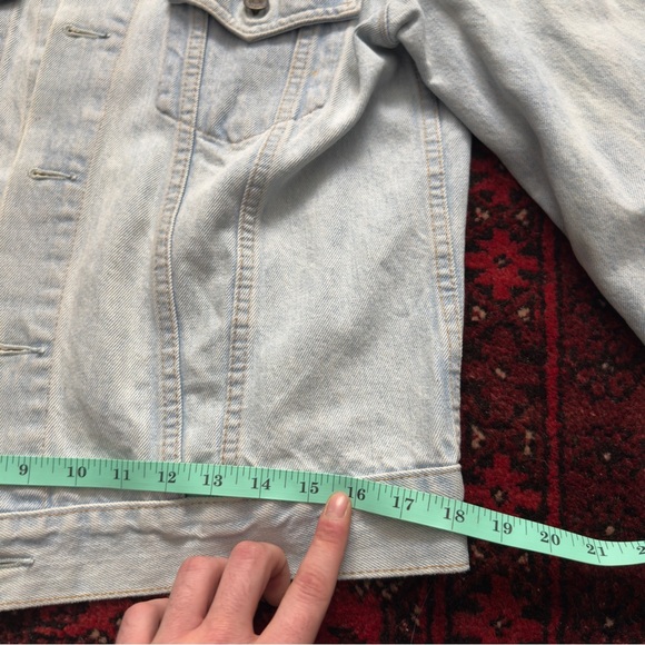 Levi's Vintage Men's Light Wash Denim Trucker Jacket Size 40 - Picture 7 of 12